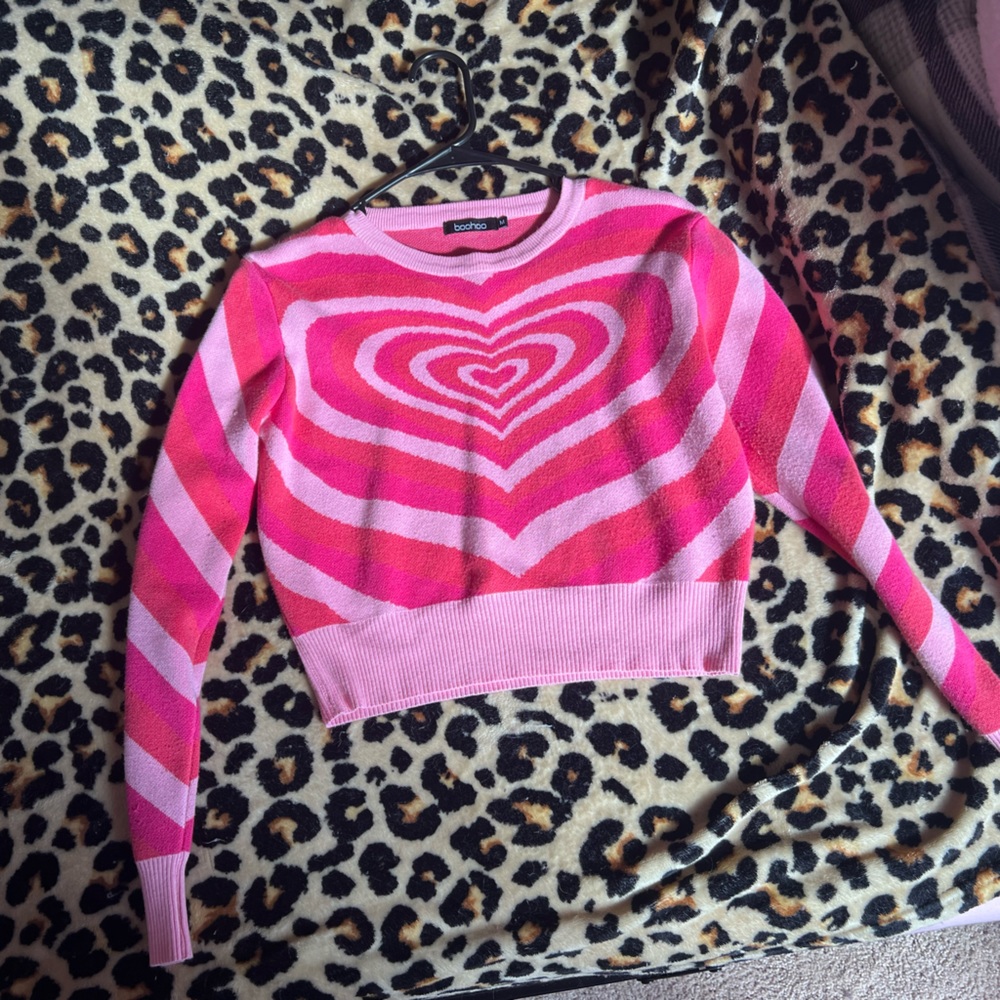 Boohoo heart sweater